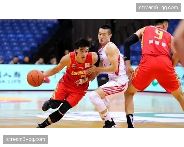 深圳八连胜期间团队配合流畅,半场轰75分展现代谢战掌控力