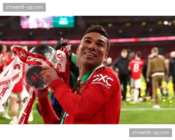 曼联计划引进两名主力中场，以填补卡塞米罗离队后空缺